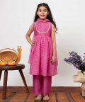 Emroidered Yoke Kurta Set With Pant