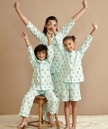Round Neck Party Lion Print Nightsuit With Shorts