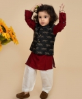 Kurta And Pyjama And Threadwork On Collar Of Waistcoat