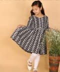 Vastramay Girls Chikankari Cotton Kurta And Leggings Set